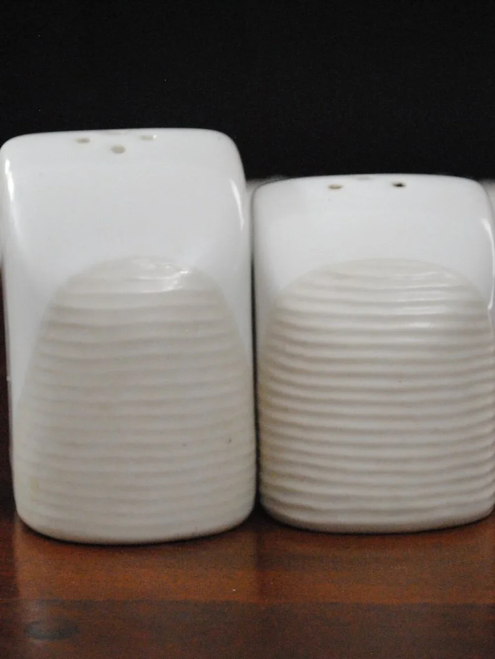 Pfaltzgraff White Ceramic Salt & Pepper Sculptural Asymmetric Shakers Thailand